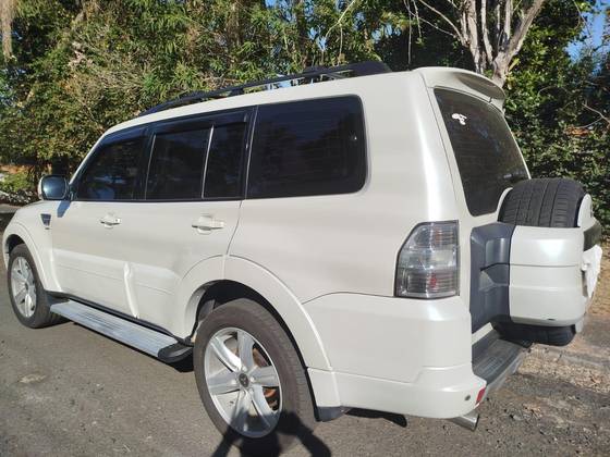 MITSUBISHI PAJERO FULL 3.2 HPE 4X4 16V TURBO INTERCOOLER DIESEL 4P AUTOMÁTICO